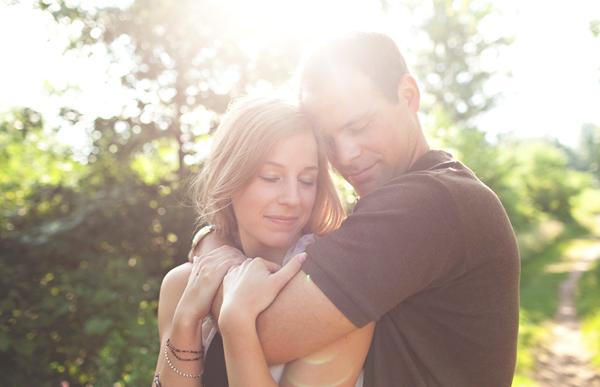 engagement session hug