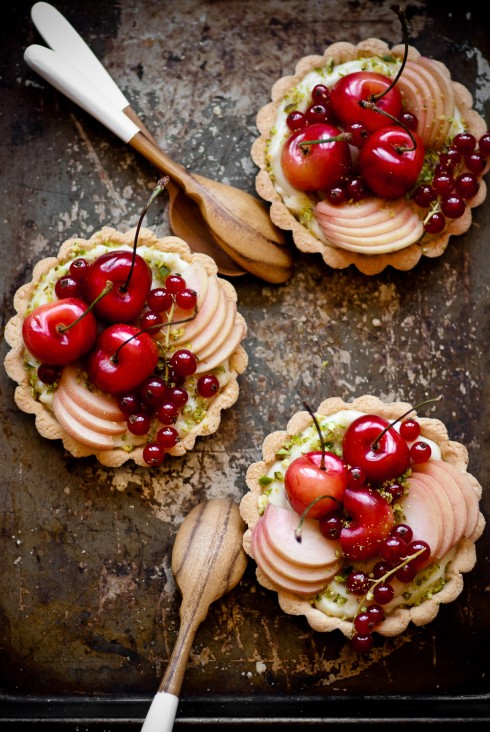 fruit-tarts-noir
