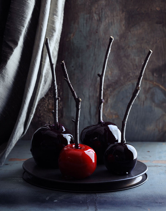matt bites spooky-apples
