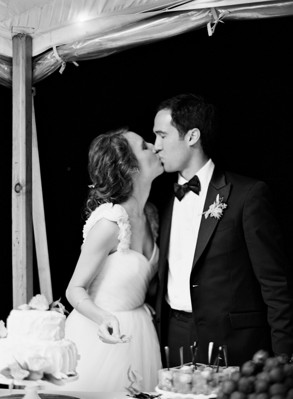 wedding cake cutting
