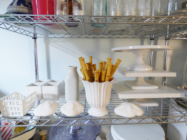 white-cake-stands