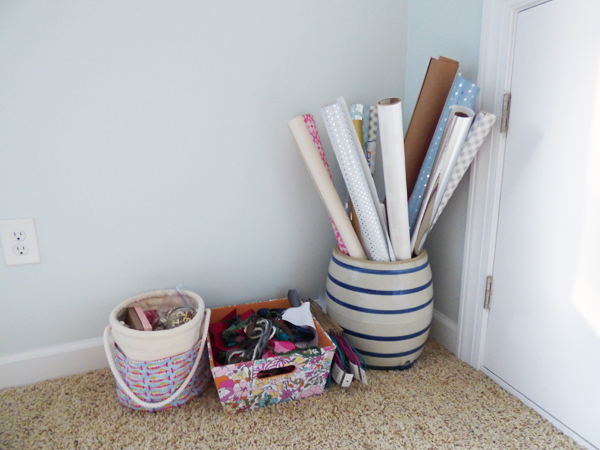 wrapping-paper-holder