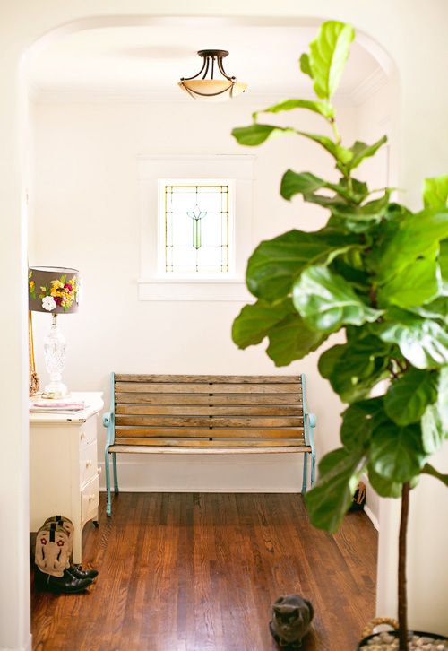 wooden-bench-in-entryway