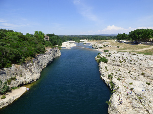 pont-du-gard-river