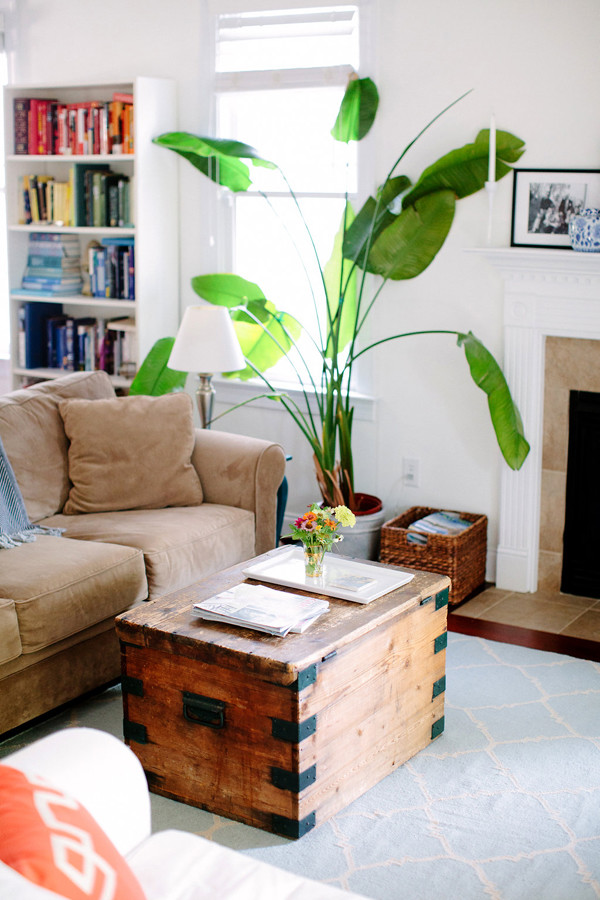 vintage-trunk-coffee-table